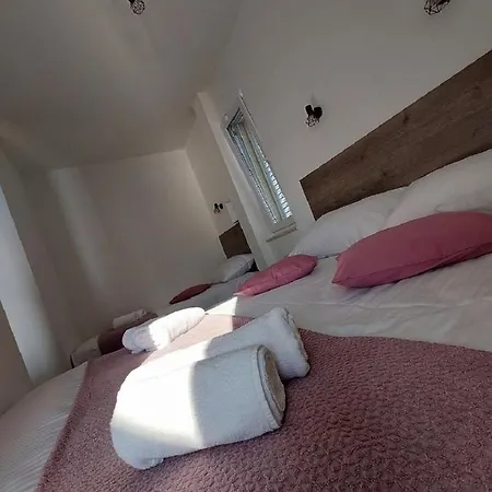 Nika Apartman